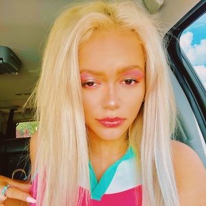 Meet your Posher, Bella